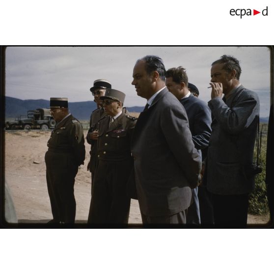 Général Noiret de la Défense nationale à Bou-Ghellaba, avril 1959.<br>
