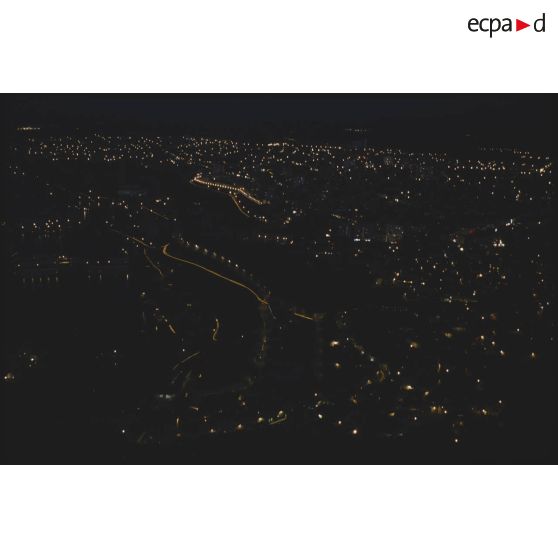 [Vue sur Oran de nuit, depuis Santa Cruz, fin mai 1959].