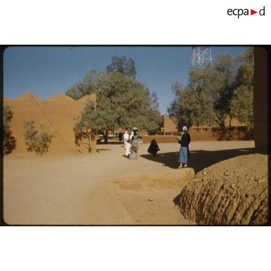 Habitations, père de Foucauld, Colomb Béchar, Divers. [légende d'origine]