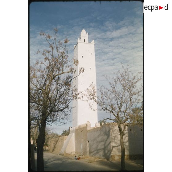 [Un minaret].