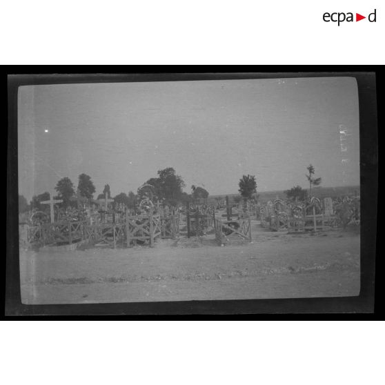 [Tombe du sergent Jean Ragot, classe 1916, sergent au 21e régiment d'infanterie, mort au champ d'honneur le 30 juin 1916].