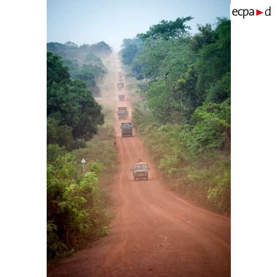 Convoi du DETLOG (détachement logistique) lors du retour d'une mission de ravitaillement de la POD (plateforme opérationnelle défense) de Bambari vers Bangui.