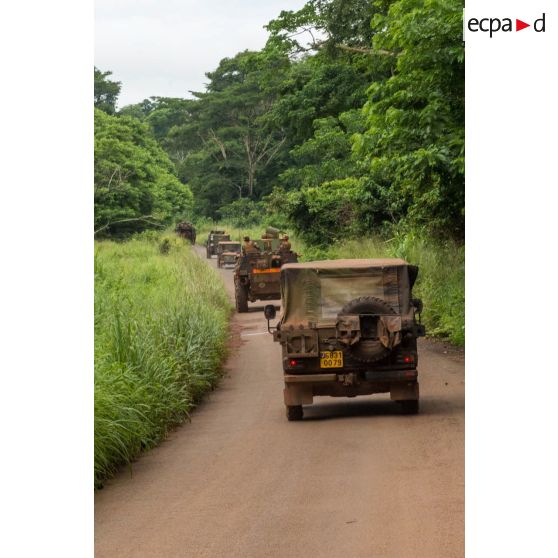 Montés à bord de Peugeot P4 et de VBL, les éléments de la compagnie bleue du GTIA (groupement tactique interarmes) Vercors patrouillent dans le secteur de Boda, à 200 Km au nord-ouest de Bangui.