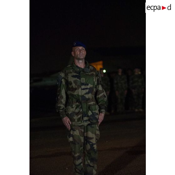 Le lieutenant-colonel Jörg Schmidt, commandant le 3e RHC, lors d'un transfert d'autorité du SGAM Barracuda au camp M'Poko de Bangui.
