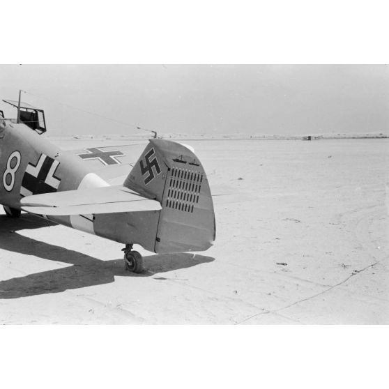 L'empennage du chasseur Messerschmitt Bf-109 F4-Trop de l'Oberfeldwebel Erwin Sawallisch du 4./ JG 27.