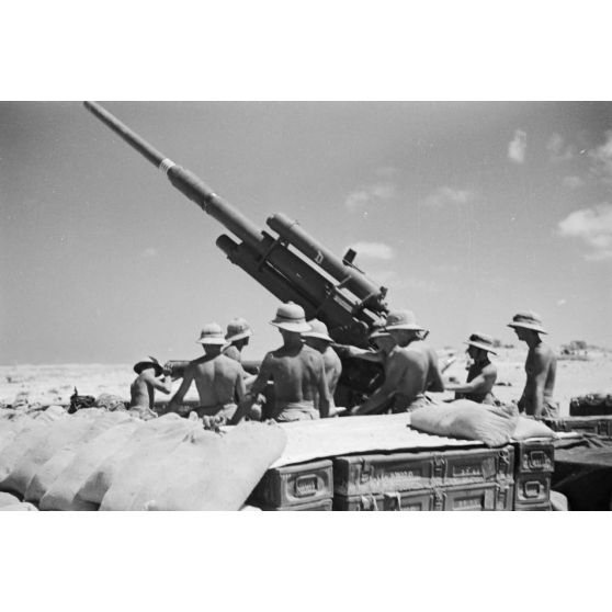 A proximité ou à Marsa Matruh, une batterie de DCA de 8,8 cm FlaK 36 L/56.