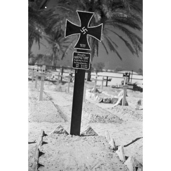 La tombe du capitaine Harmstorf, Staffelkapitan au sein du Nachgeschwader.