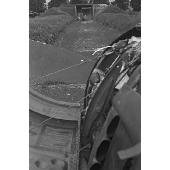 Réglage des armes de bord d'un chasseur Focke-Wulf Fw-190 codé 6 appartenant au Jagdfliegerschule 5.