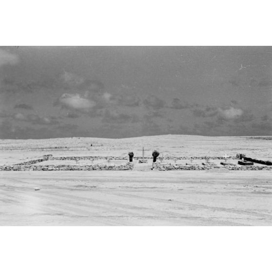 En Egypte, non loin de route côtière, ce cimetière militaire rassemble des soldats italiens, britanniques et australiens.