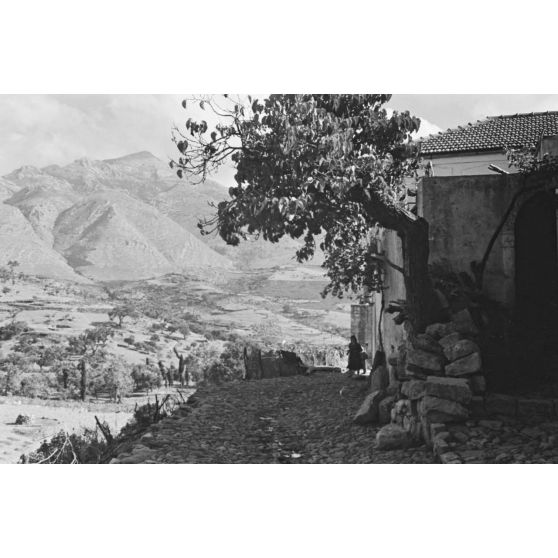 Depuis le village de Xidas, les montagnes d'Afendis.