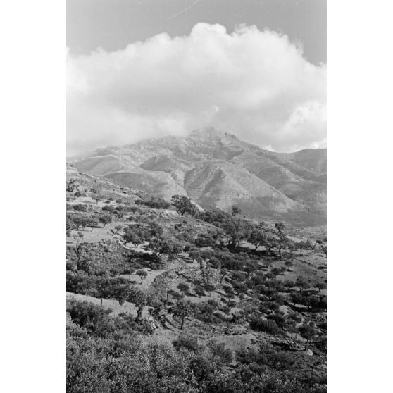 Depuis le village de Xidas, les montagnes d'Afendis.