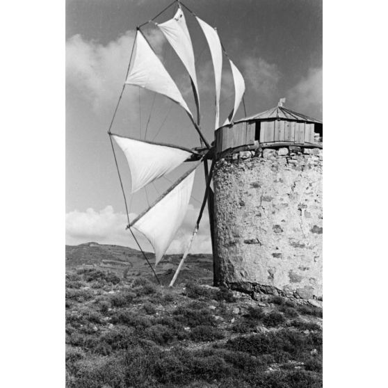 Les moulins à vent sur les hauteurs de Xidas (Crète).