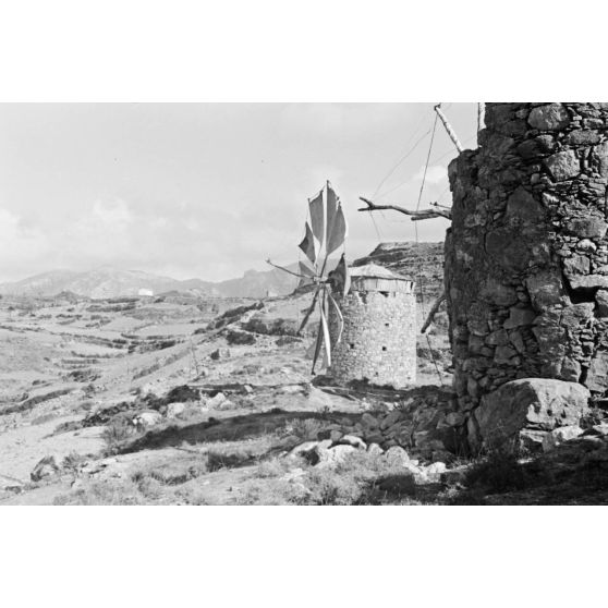 Les moulins à vent sur les hauteurs de Xidas (Crète).