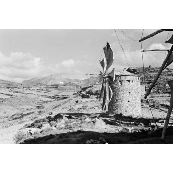 Les moulins à vent sur les hauteurs de Xidas (Crète).