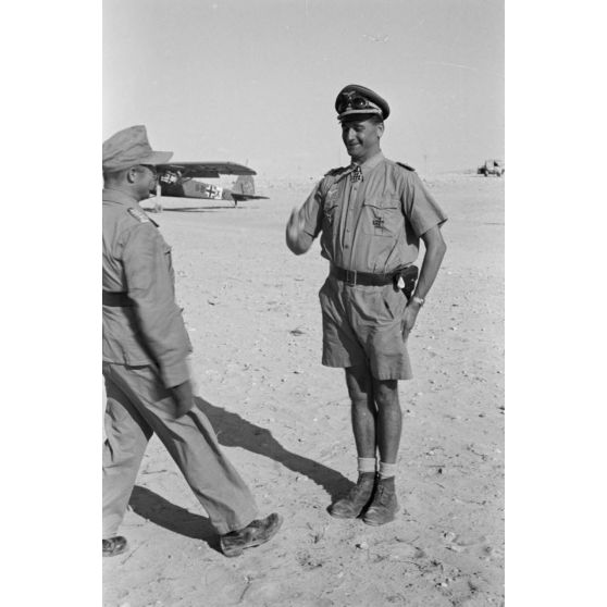 Le général Hans Seidemann et le colonel Walter Sigel lors de la cérémonie.