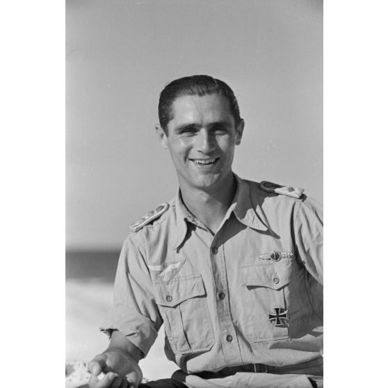 Portrait du capitaine (Hauptmann) Kurt Walter commandant du III./Sturzkampfgeschwader 3.