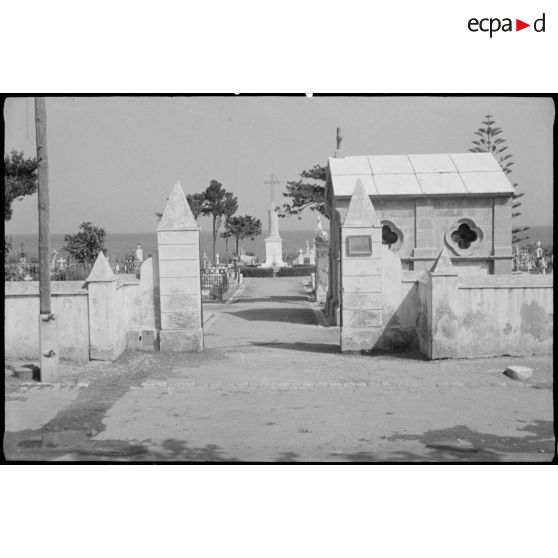 Cimetière militaire de Cherchell.