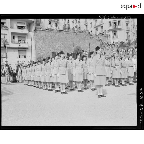 Le détachement de la Fédération française aéronotique (F.F.A.).