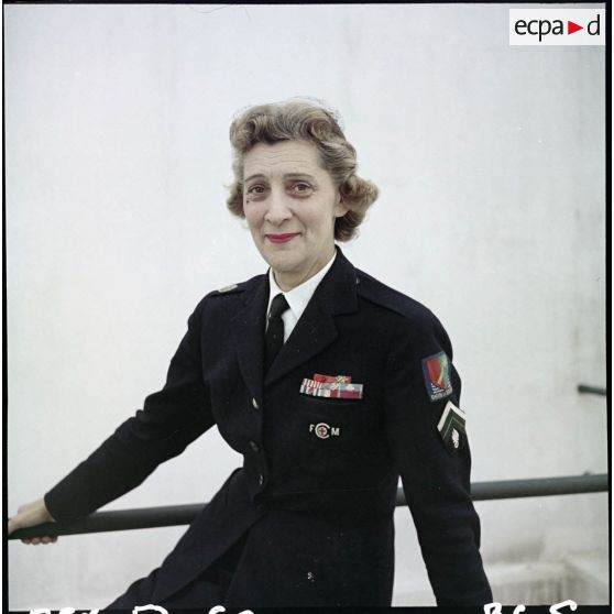 Portrait de la comtesse du Luart au centre militaire de détente à Alger.