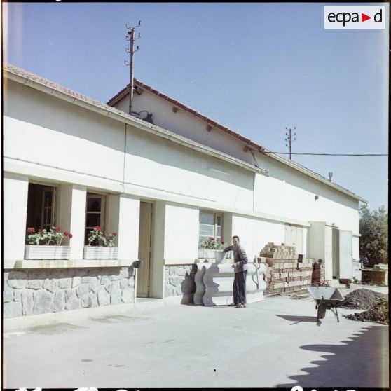 Les locaux du service cinématographique des armées (SCA) d'Alger.