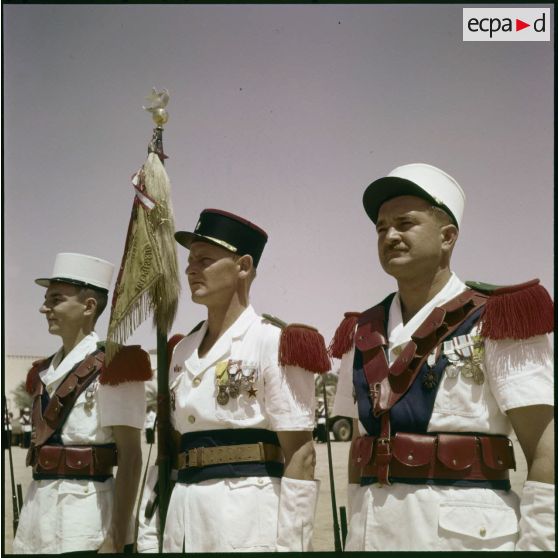 Portrait de militaires décorés lors d'une cérémonie de remise de décorations.