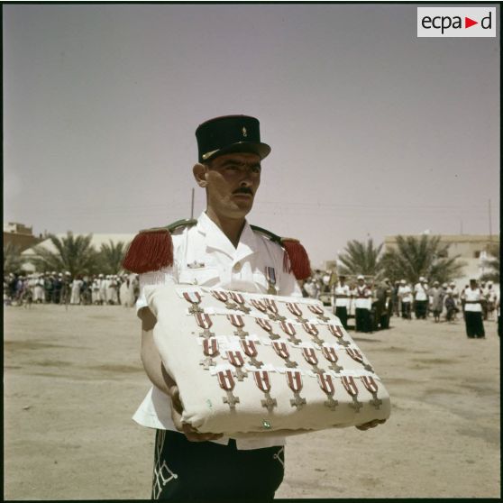 Cérémonie de remise de décorations.