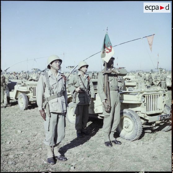 Passation de commandement à l'échelon compagnie au régiment colonial de chasseurs de chars (RCCC), à Souma.