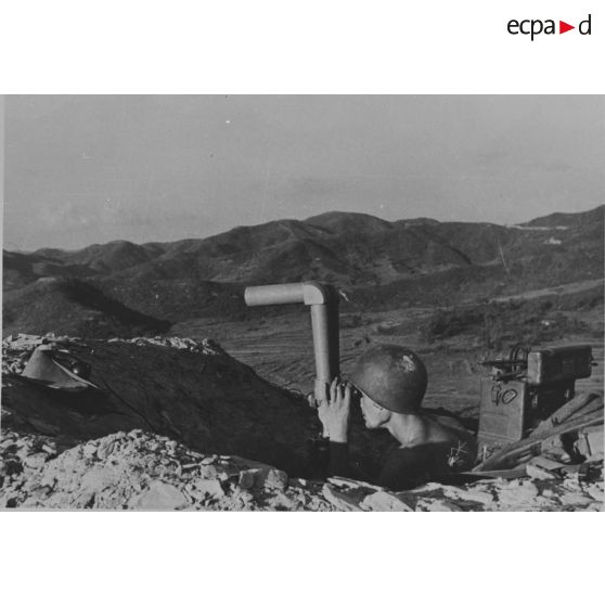 [Observateur du bataillon français sur le 33e parallèle. 1953.]
