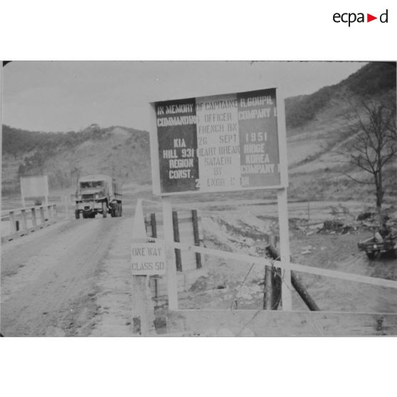 [Pont Capitaine Goupil.]