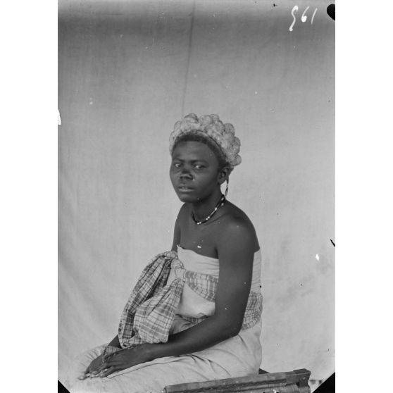 [Portrait d'une femme malgache.]