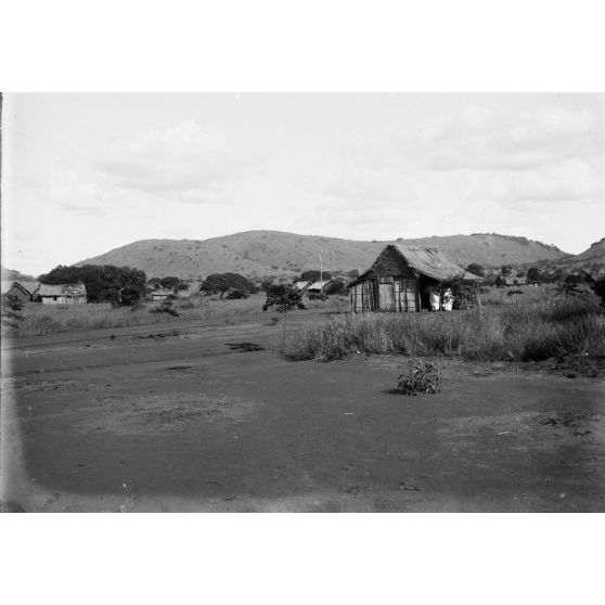 [Un village.]