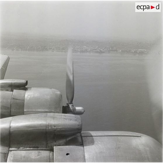 [Survol du littoral algérien, 1958-1961.]