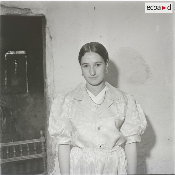 12 mai 1959, identité femmes indigènes. [légende d'origine]