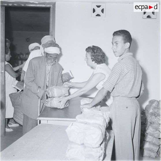 [Algérie, 1958-1961. Aide apportée à la population algérienne.]