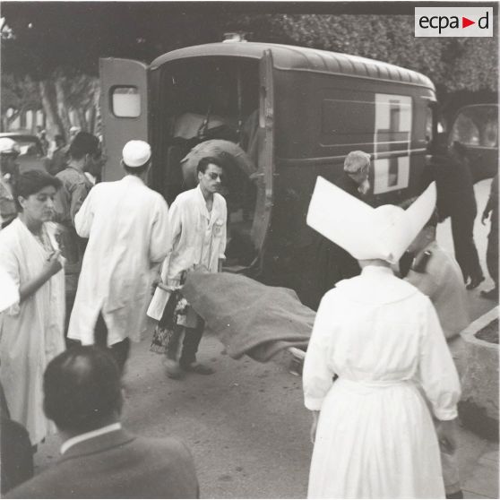 Algérie attentats. [légende d'origine]