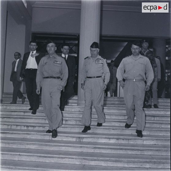 Guerre d'Algérie. Putsch d'Alger. Char près des