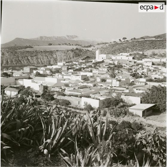 [Un village algérien, 1954-1962.]