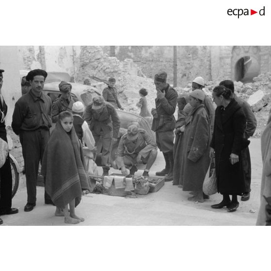 A Tripoli, rencontres et achats dans le marché.
