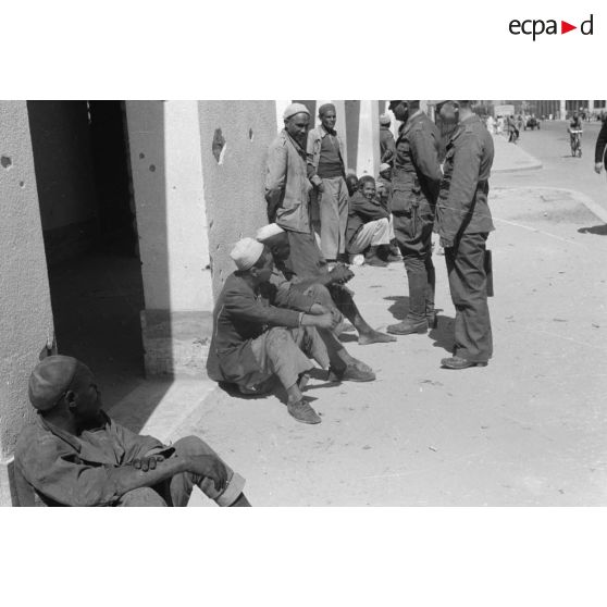 A Tripoli, rencontres et achats dans le marché.