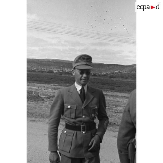 Josef Terboven, commissaire du Reich en Norvège, inspecte les positions d'une unité de chasseurs de montagne (Gebirgsjäger).