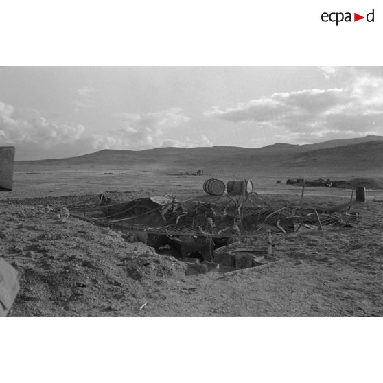 Vues générales de la position occupée par des troupes allemandes et italiennes, les alvéoles sont occupées par des pièces italiennes de 100/17.