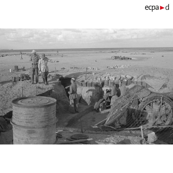 Vues générales de la position occupée par des troupes allemandes et italiennes, les alvéoles sont occupées par des pièces italiennes de 100/17.