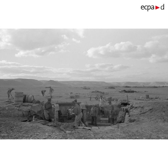 Vues générales de la position occupée par des troupes allemandes et italiennes, les alvéoles sont occupées par des pièces italiennes de 100/17.