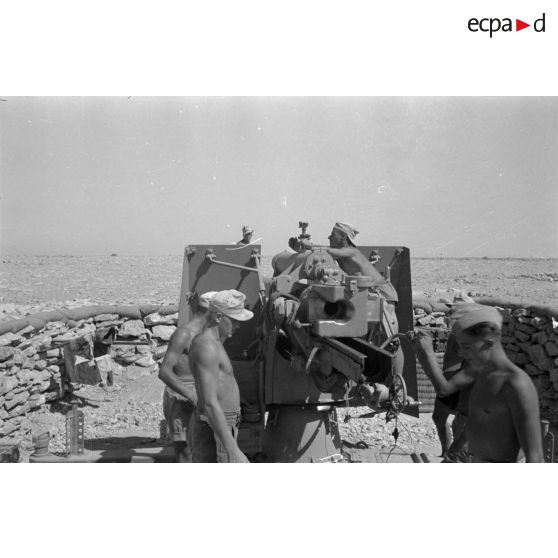 Une pièce de 8,8 cm FlaK de la 2e batterie du FlaK I./33.