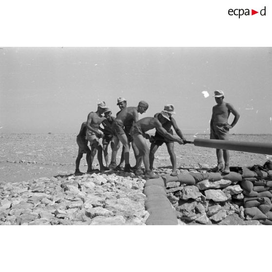 Une pièce de 8,8 cm FlaK de la 2e batterie du FlaK I./33.