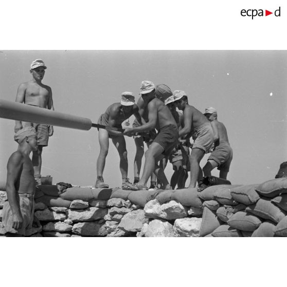 Une pièce de 8,8 cm FlaK de la 2e batterie du FlaK I./33.