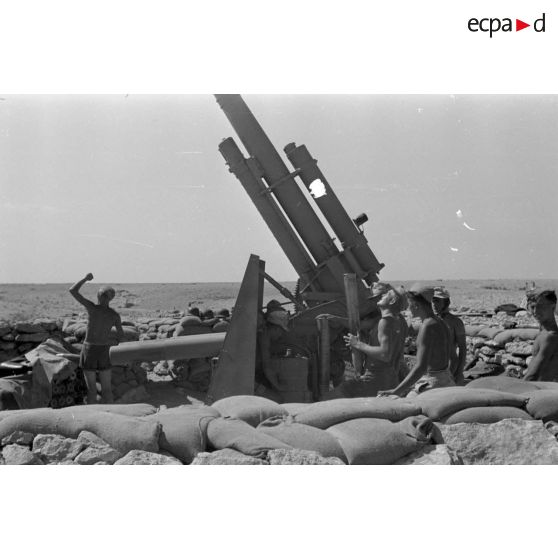 Une pièce de 8,8 cm FlaK de la 2e batterie du FlaK I./33.