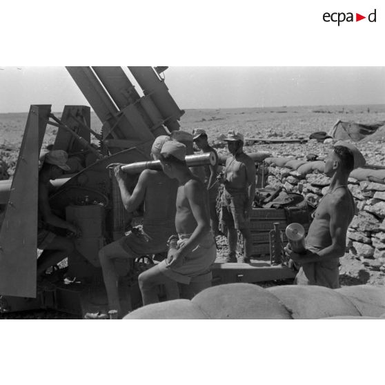 Une pièce de 8,8 cm FlaK de la 2e batterie du FlaK I./33.