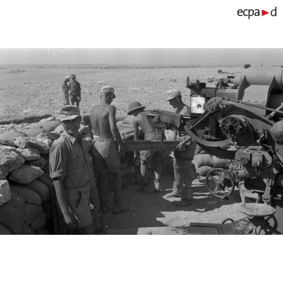 Une pièce de 8,8 cm FlaK de la 2e batterie du FlaK I./33.