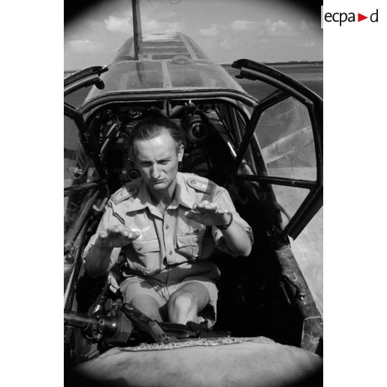 Portrait du radio-mitrailleur à bord du Messerschmitt Bf-110 de l'adjudant-chef (Oberfeldwebel) Richard Heller du Zerstörergeschwader 26 Horst Wessel (ZG.26).